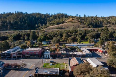 21020 Redwood Highway Geyserville CA 95441