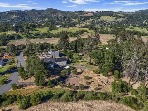 4960 Pinecroft Way Santa Rosa CA 95404