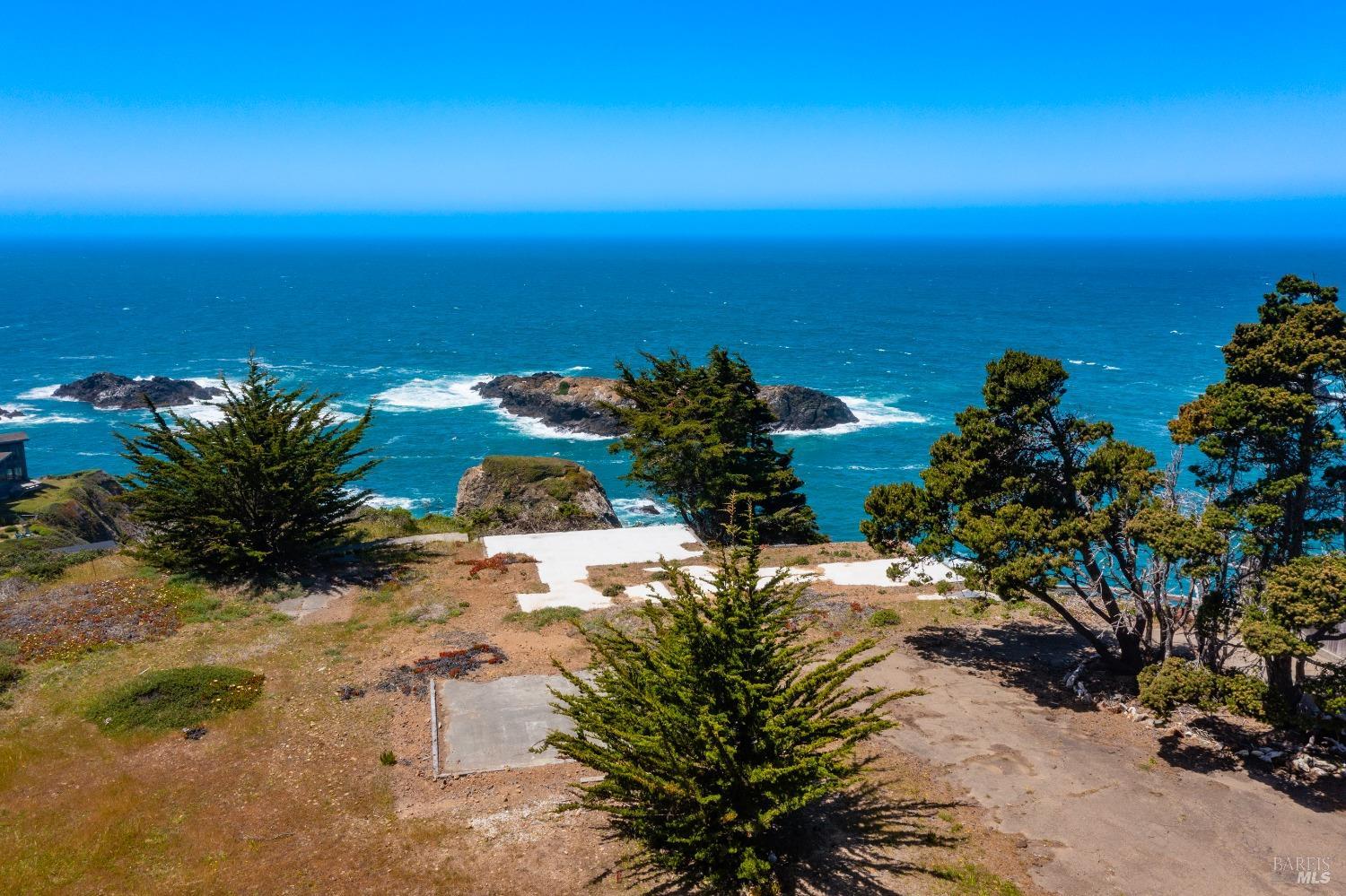 6030 N Highway 1 Little River CA 95456