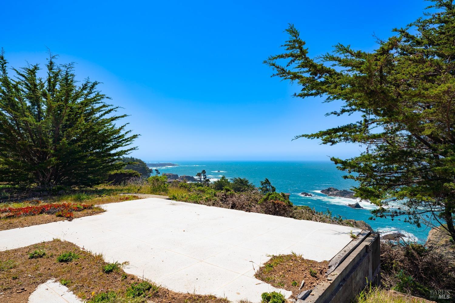 6030 N Highway 1 Little River CA 95456
