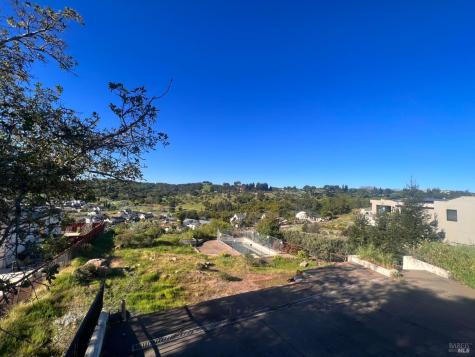 3648 Crown Hill Drive Santa Rosa CA 95404