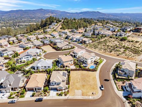 3987 Millbrook Drive Santa Rosa CA 95404