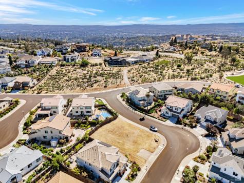 3987 Millbrook Drive Santa Rosa CA 95404
