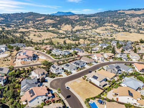 3987 Millbrook Drive Santa Rosa CA 95404