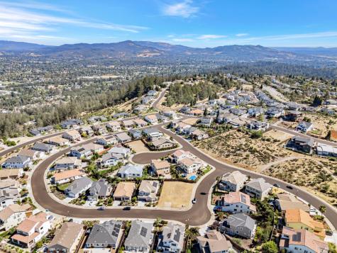 3987 Millbrook Drive Santa Rosa CA 95404