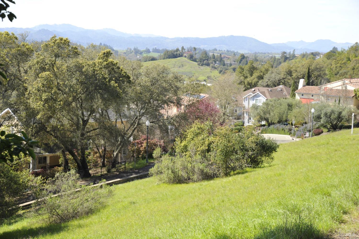 279-283 Clear Ridge Drive Healdsburg CA 95448