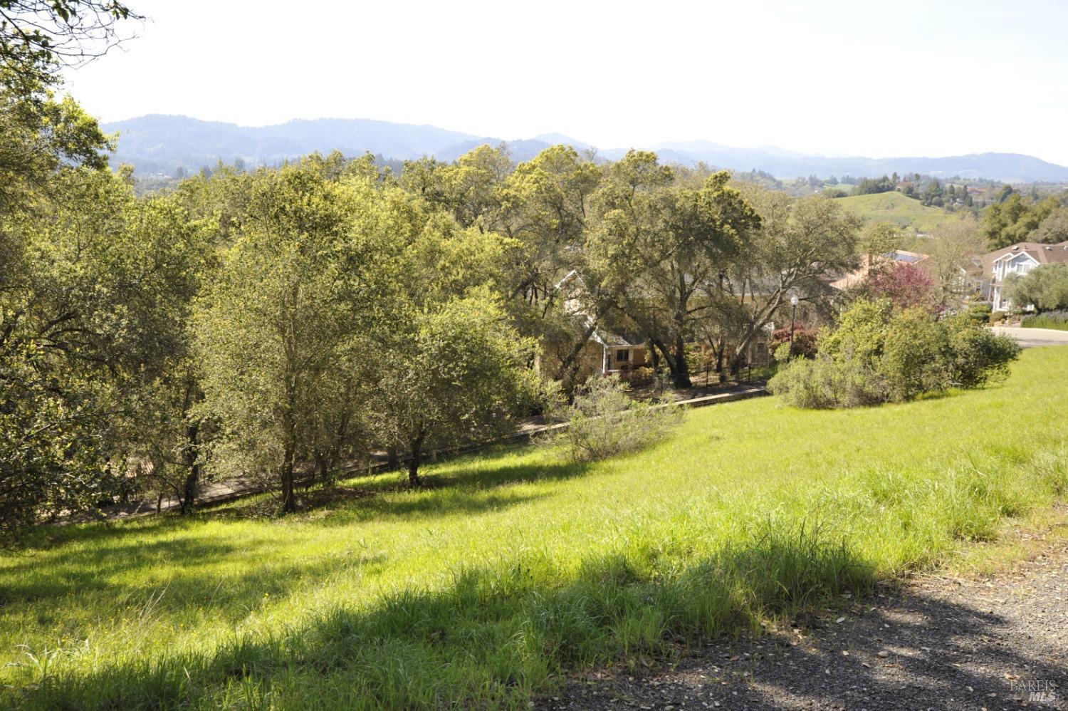 279-283 Clear Ridge Drive Healdsburg CA 95448