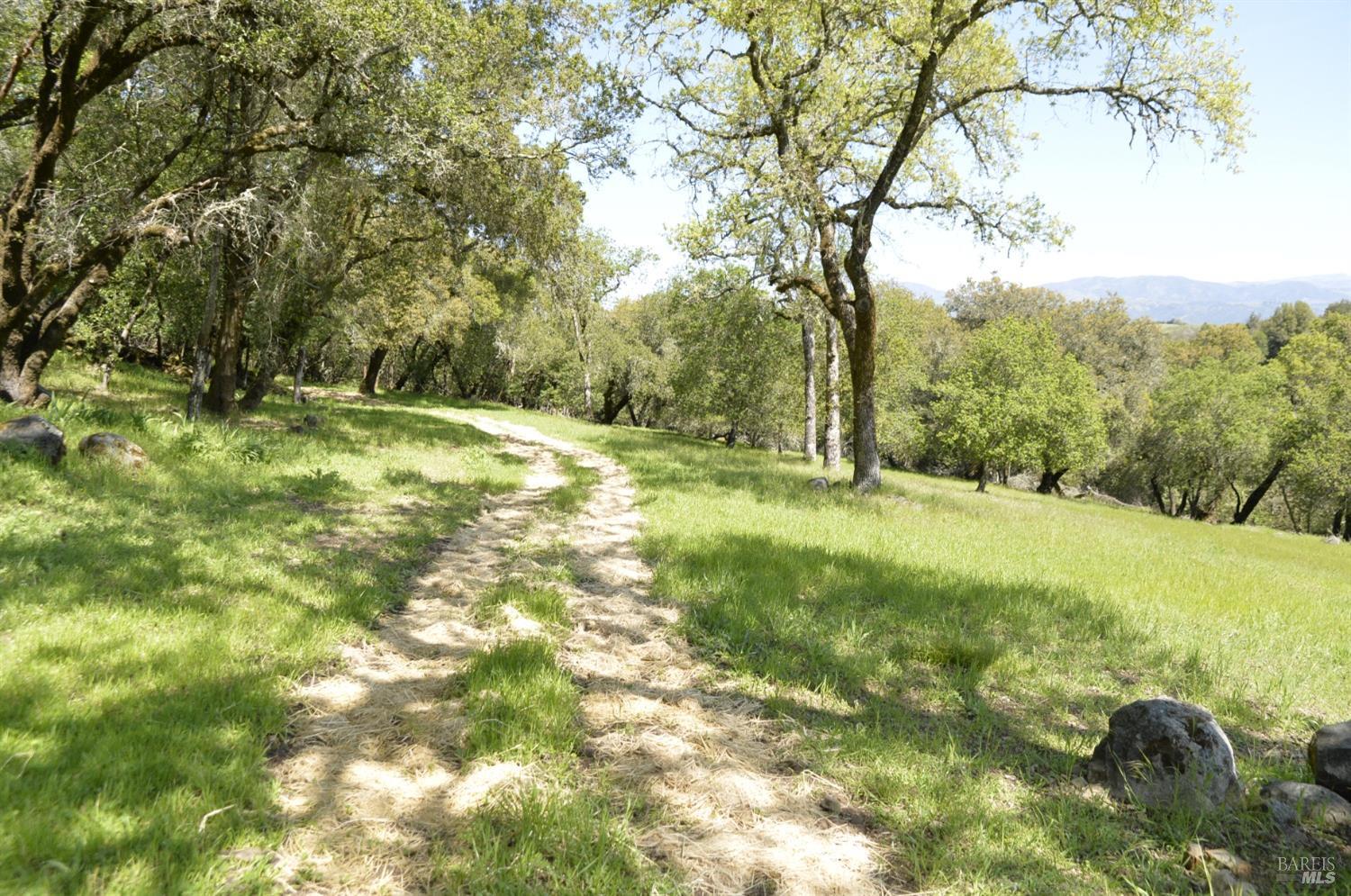 279-283 Clear Ridge Drive Healdsburg CA 95448