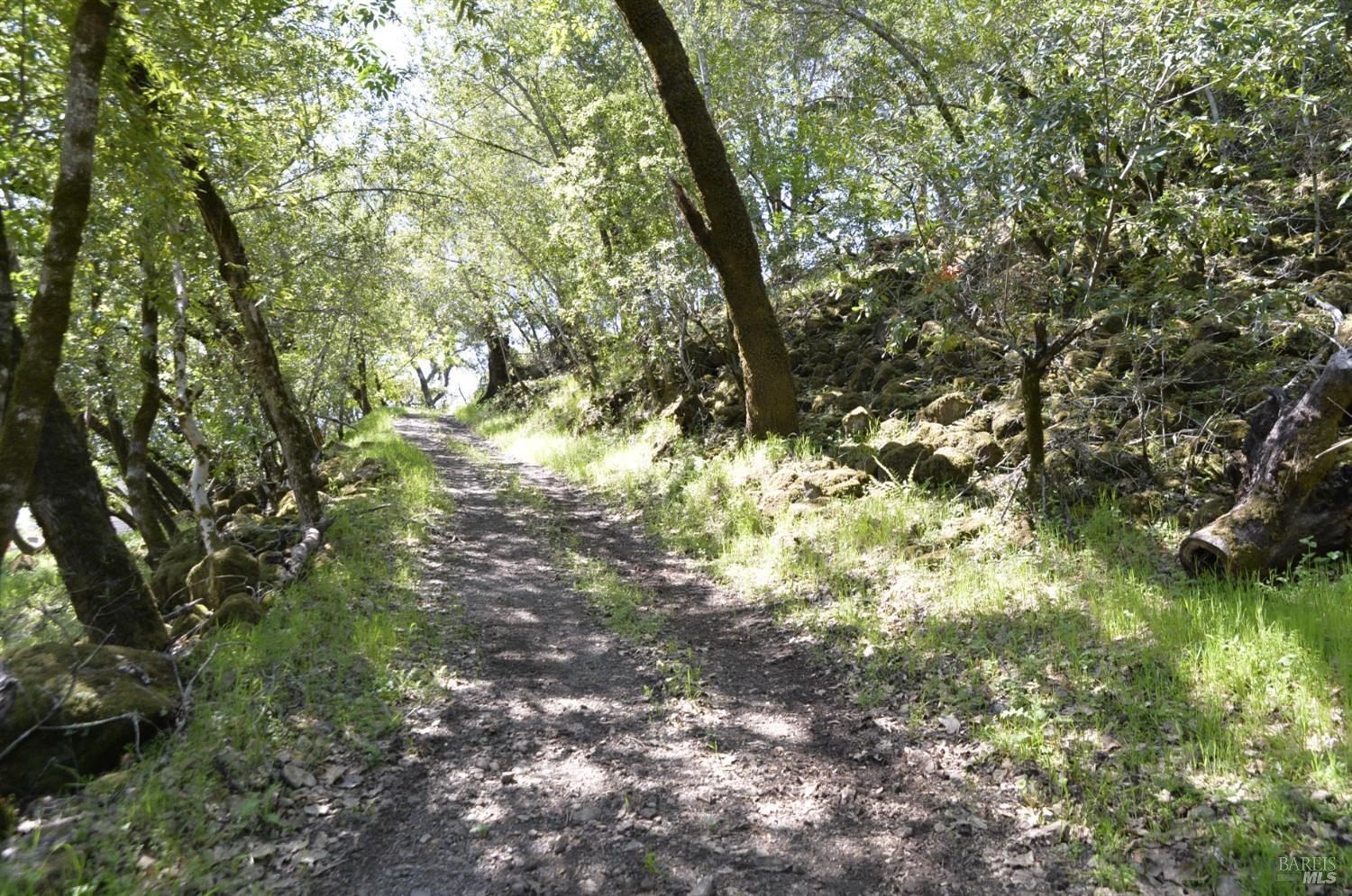 279-283 Clear Ridge Drive Healdsburg CA 95448