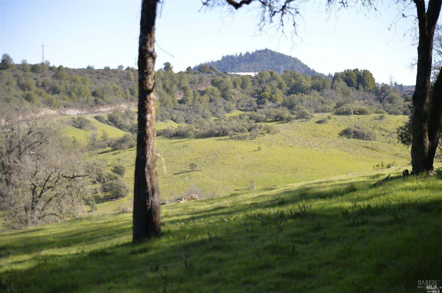 279-283 Clear Ridge Drive Healdsburg CA 95448