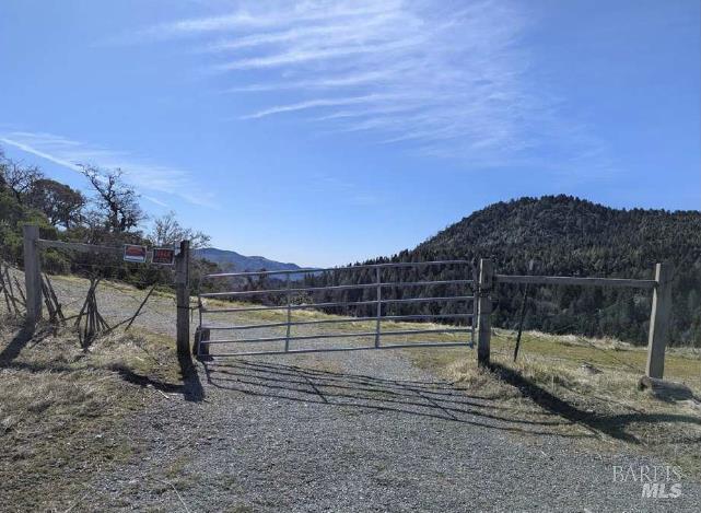 8001 Simmerly Road Laytonville CA 95454