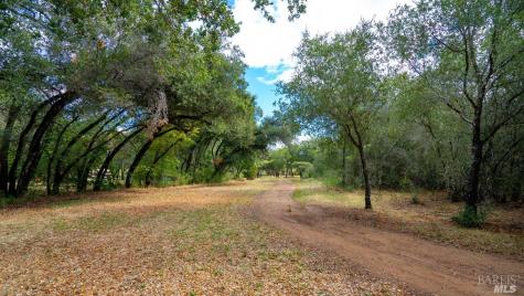 593 W 2nd Street Cloverdale CA 95425