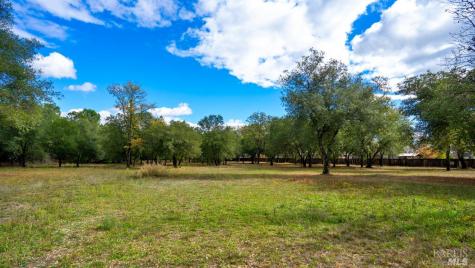 593 W 2nd Street Cloverdale CA 95425