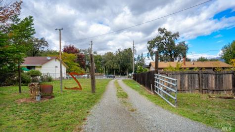 593 W 2nd Street Cloverdale CA 95425