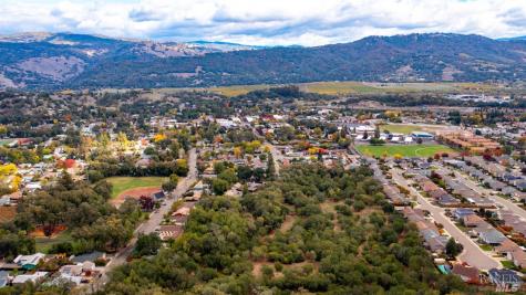 593 W 2nd Street Cloverdale CA 95425