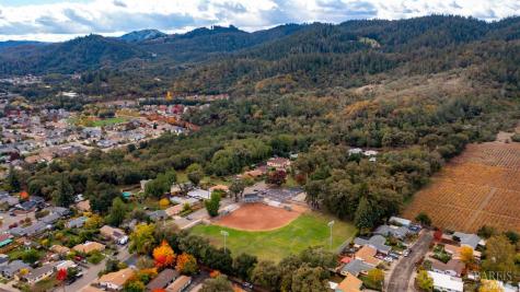 593 W 2nd Street Cloverdale CA 95425