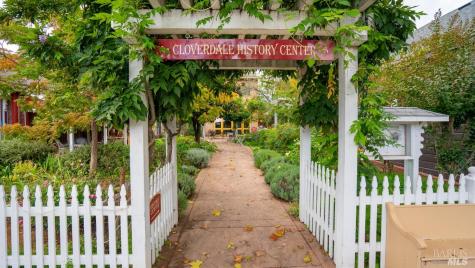 593 W 2nd Street Cloverdale CA 95425