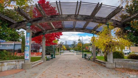 593 W 2nd Street Cloverdale CA 95425