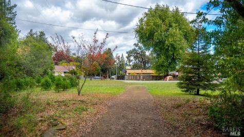 593 W 2nd Street Cloverdale CA 95425