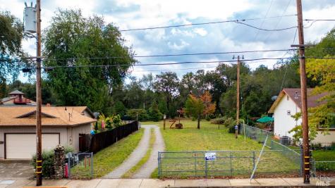 593 W 2nd Street Cloverdale CA 95425