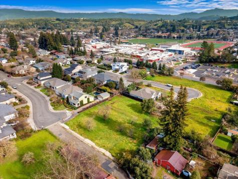 974 Lupine Court Healdsburg CA 95448