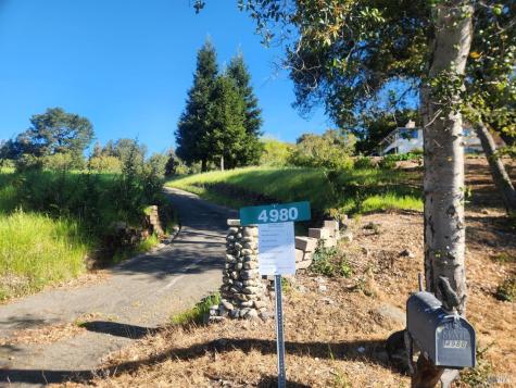 4980 Carriage Lane Santa Rosa CA 95403