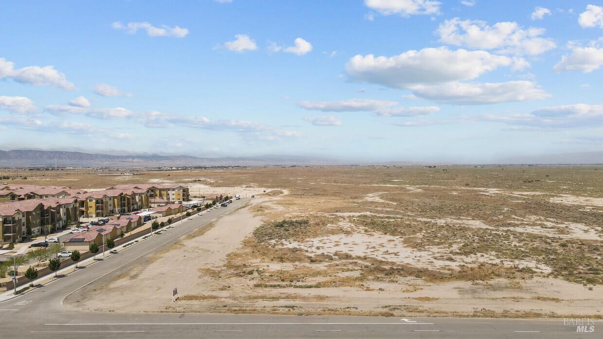 30 Avenue H8 Lancaster CA 93536