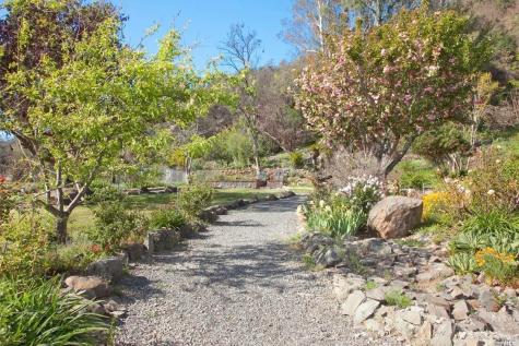4500-4522 Wallace Road Santa Rosa CA 95404