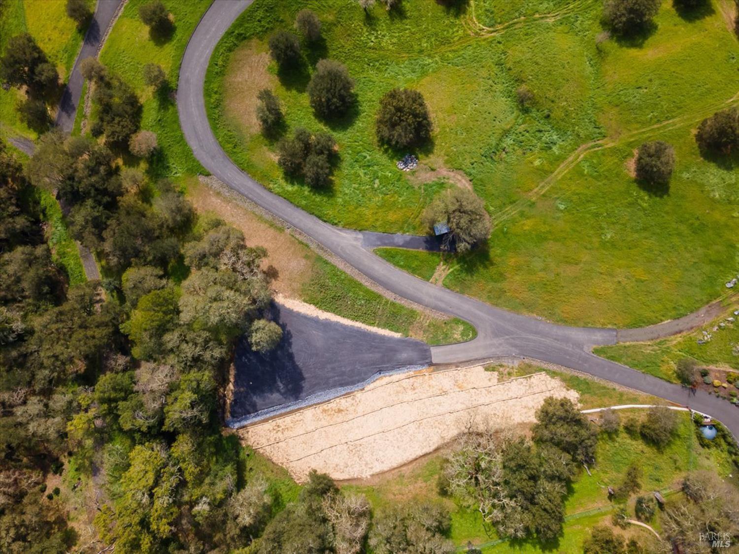 620 Coghlan Road Healdsburg CA 95448