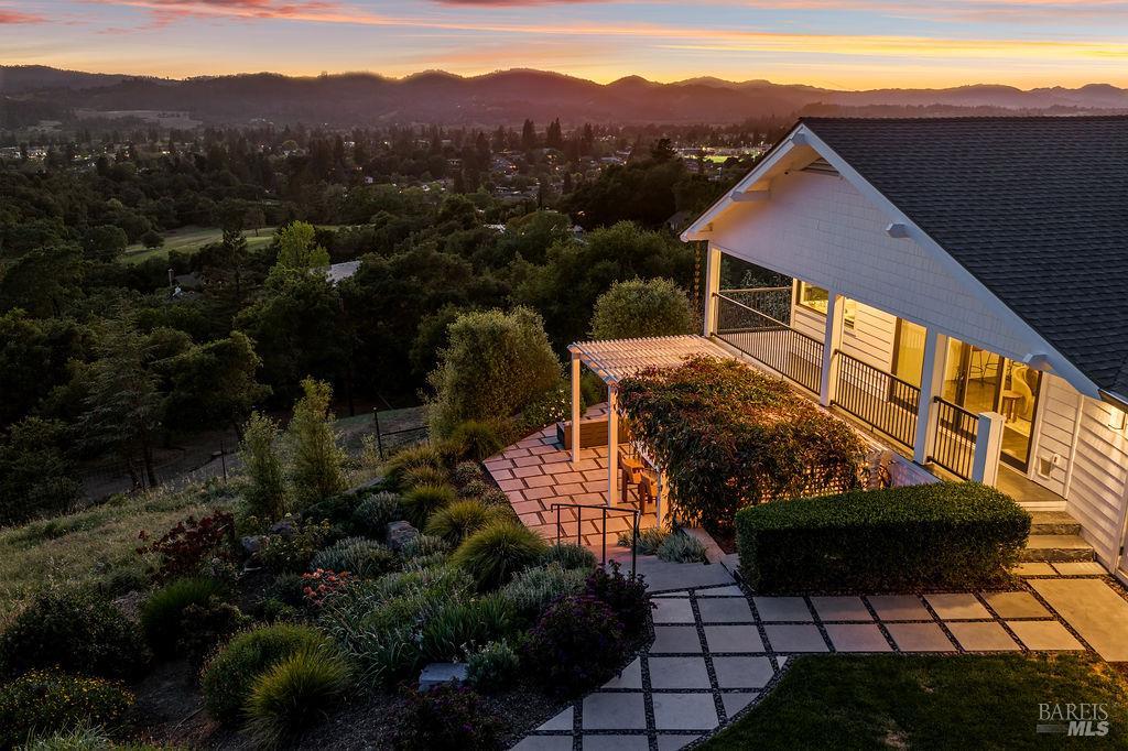 620 Coghlan Road Healdsburg CA 95448