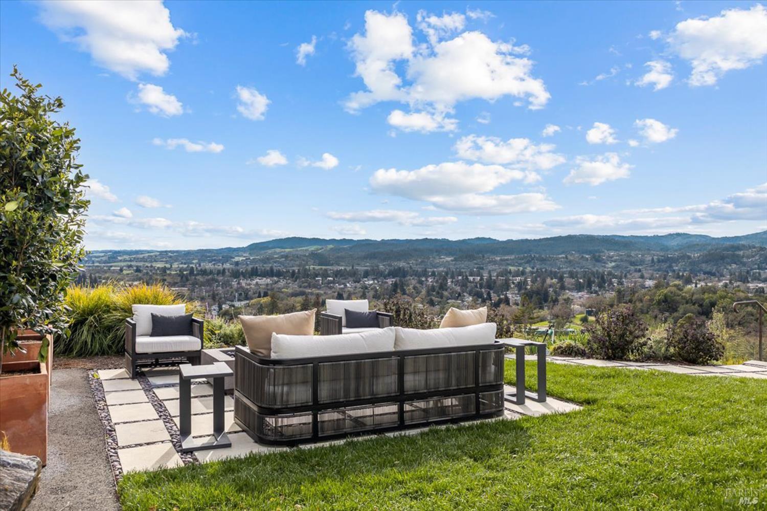 620 Coghlan Road Healdsburg CA 95448