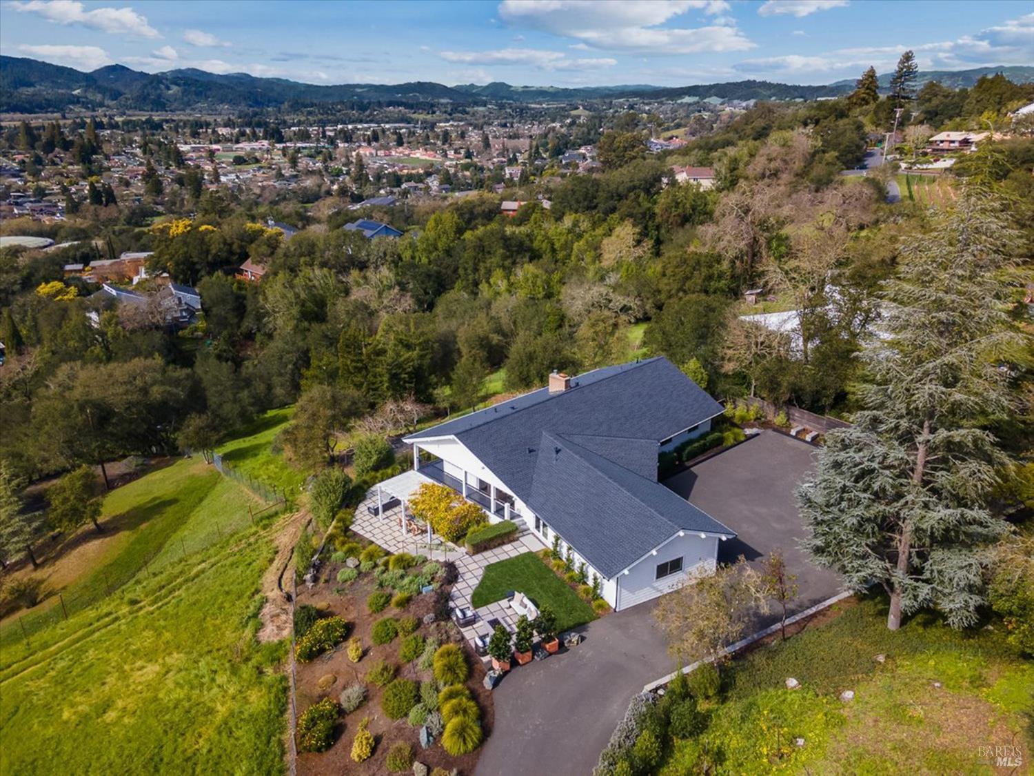 620 Coghlan Road Healdsburg CA 95448