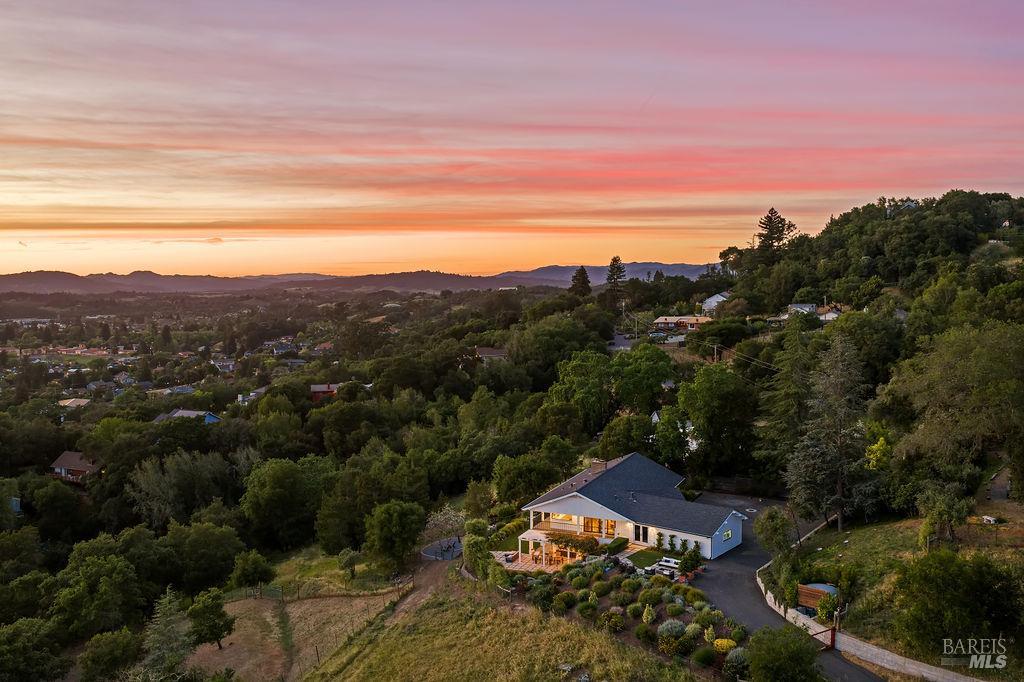 620 Coghlan Road Healdsburg CA 95448