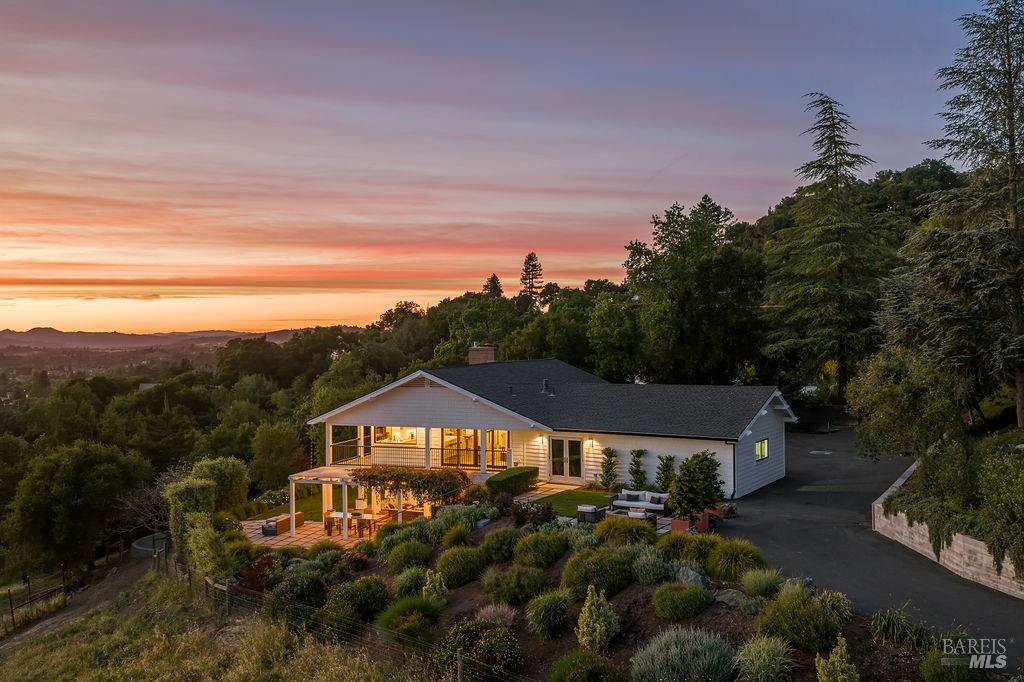 620 Coghlan Road Healdsburg CA 95448