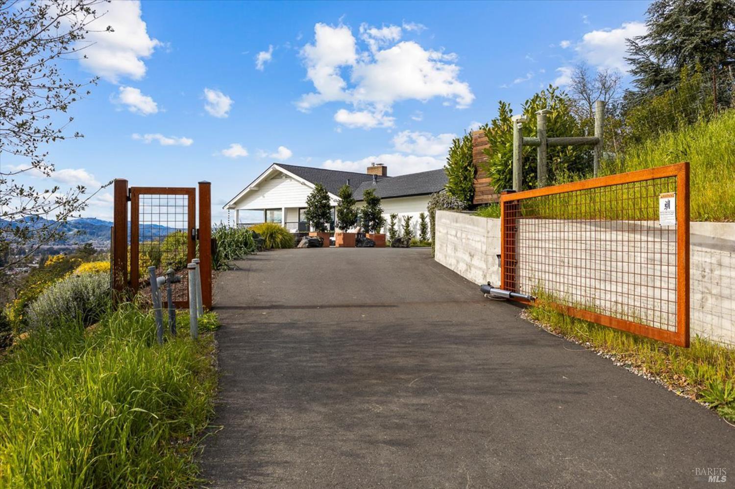 620 Coghlan Road Healdsburg CA 95448