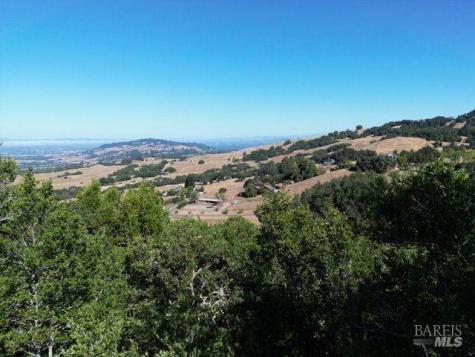 6057 Hyland Way Penngrove CA 94951