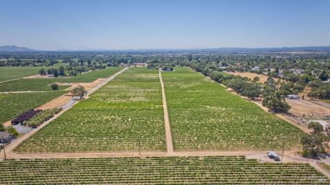 179 Pleasant Avenue Windsor CA 95403