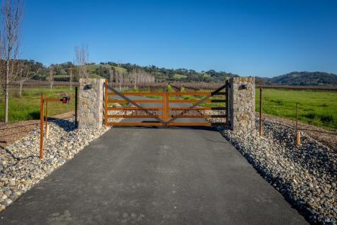 1276 Jensen Lane Windsor CA 95492