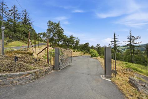 3577 Deer Trail Road Santa Rosa CA 95404