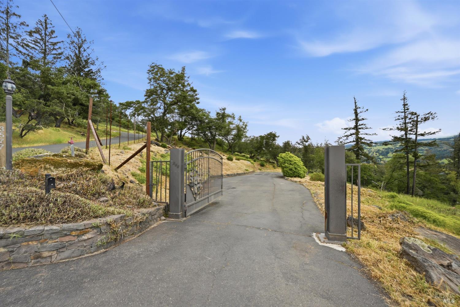 3577 Deer Trail Road Santa Rosa CA 95404