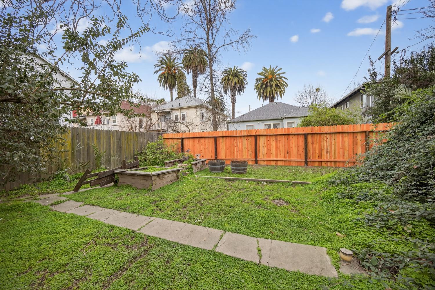 319 W Street Sacramento CA 95818