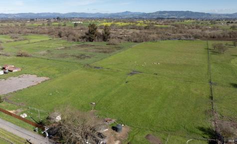 1853 Cooper Road Sebastopol CA 95472