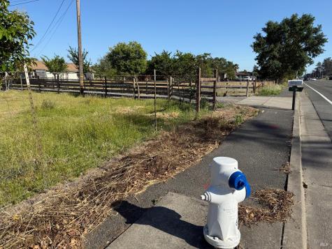 2082 Fulton Road Santa Rosa CA 95403