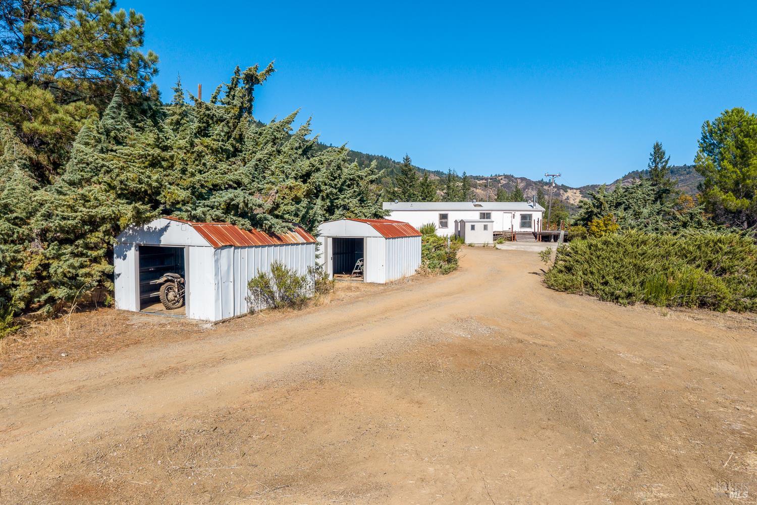 6650 Robinson Creek Road Ukiah CA 95482