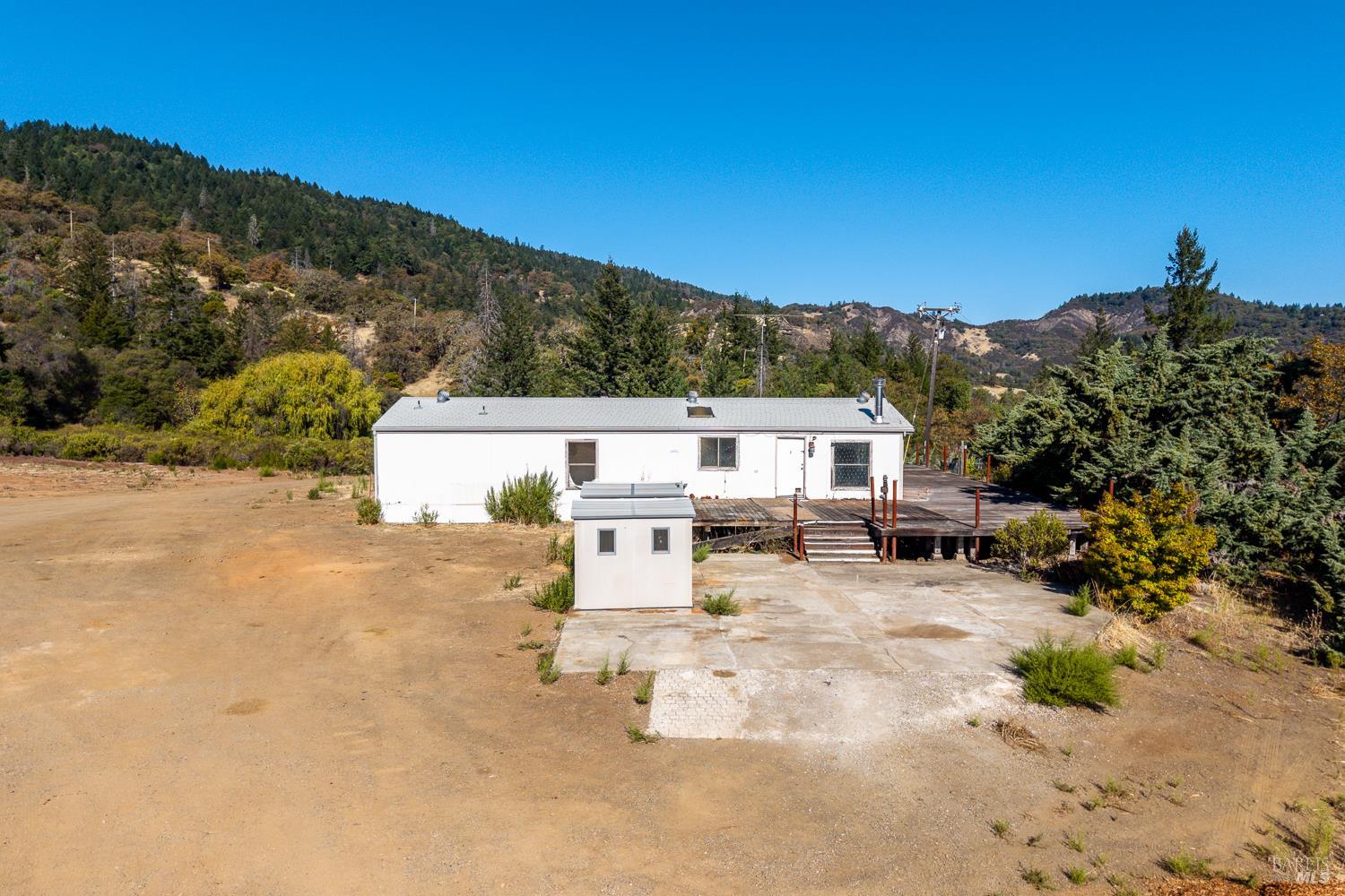6650 Robinson Creek Road Ukiah CA 95482
