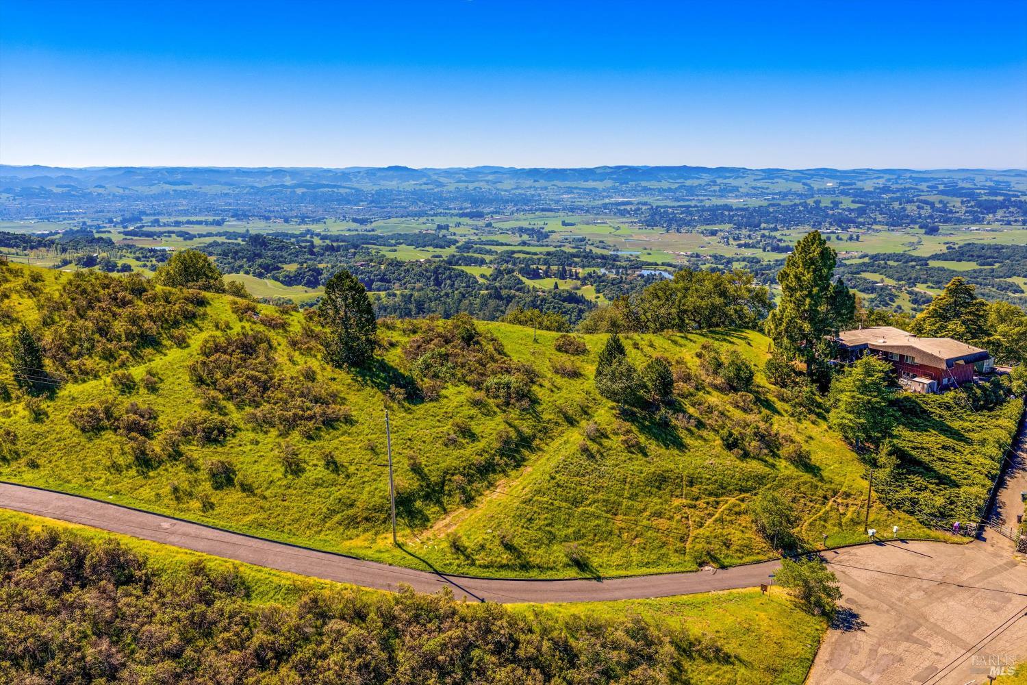 6048 Hyland Way Penngrove CA 94951
