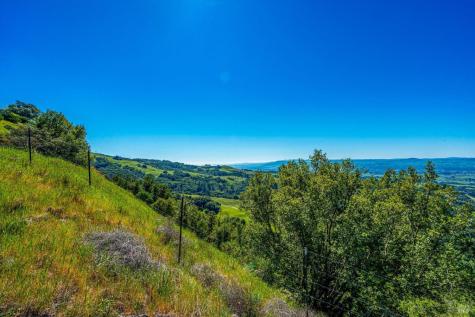 6048 Hyland Way Penngrove CA 94951