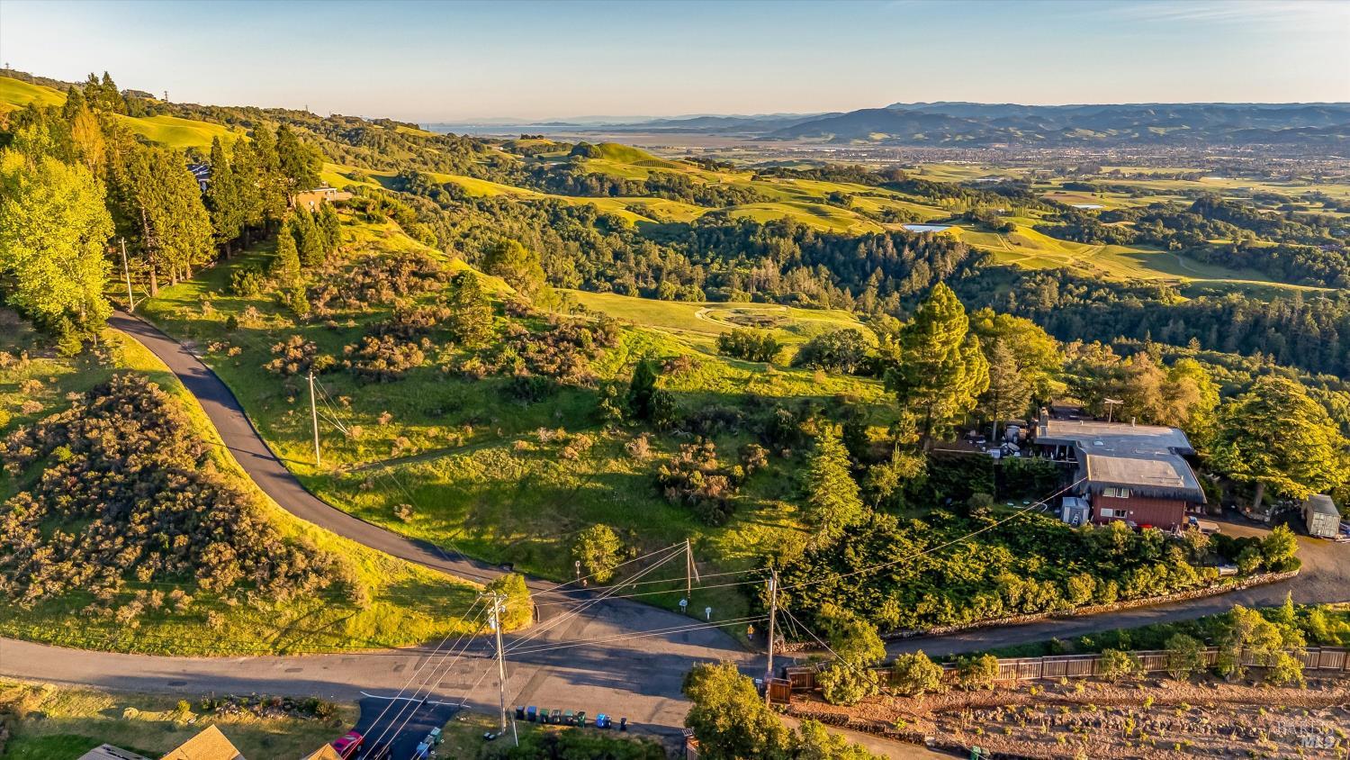 6048 Hyland Way Penngrove CA 94951