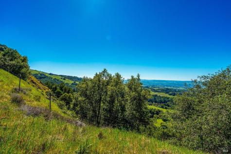 6048 Hyland Way Penngrove CA 94951
