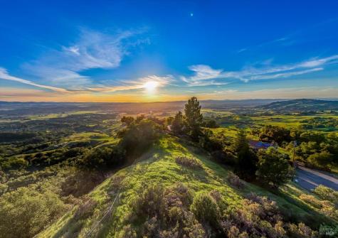 6048 Hyland Way Penngrove CA 94951